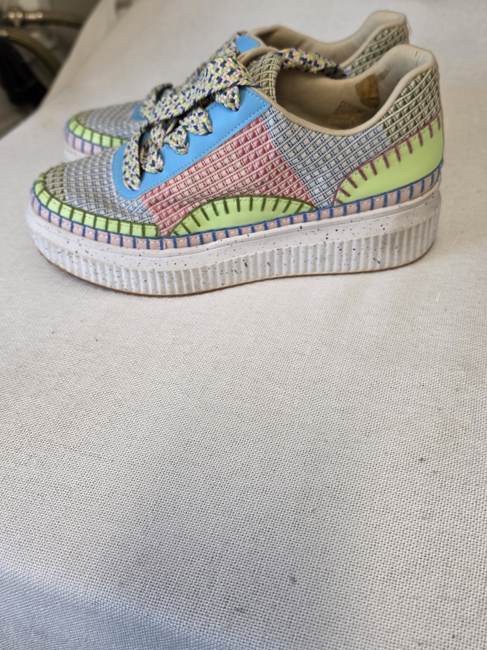 Love Rio Audre Sneakers - Picture 3 of 15